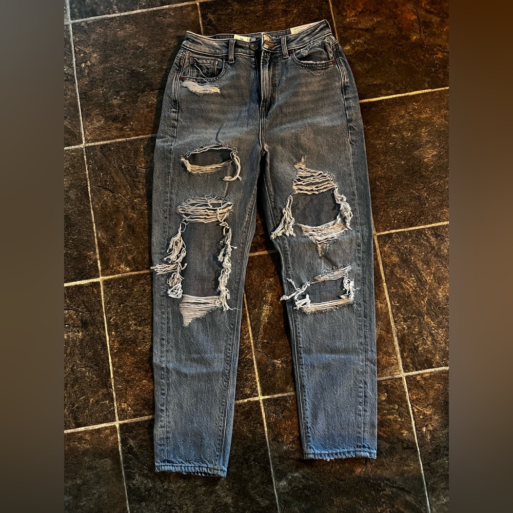 American Eagle Highest Rise Mom Jean <0>